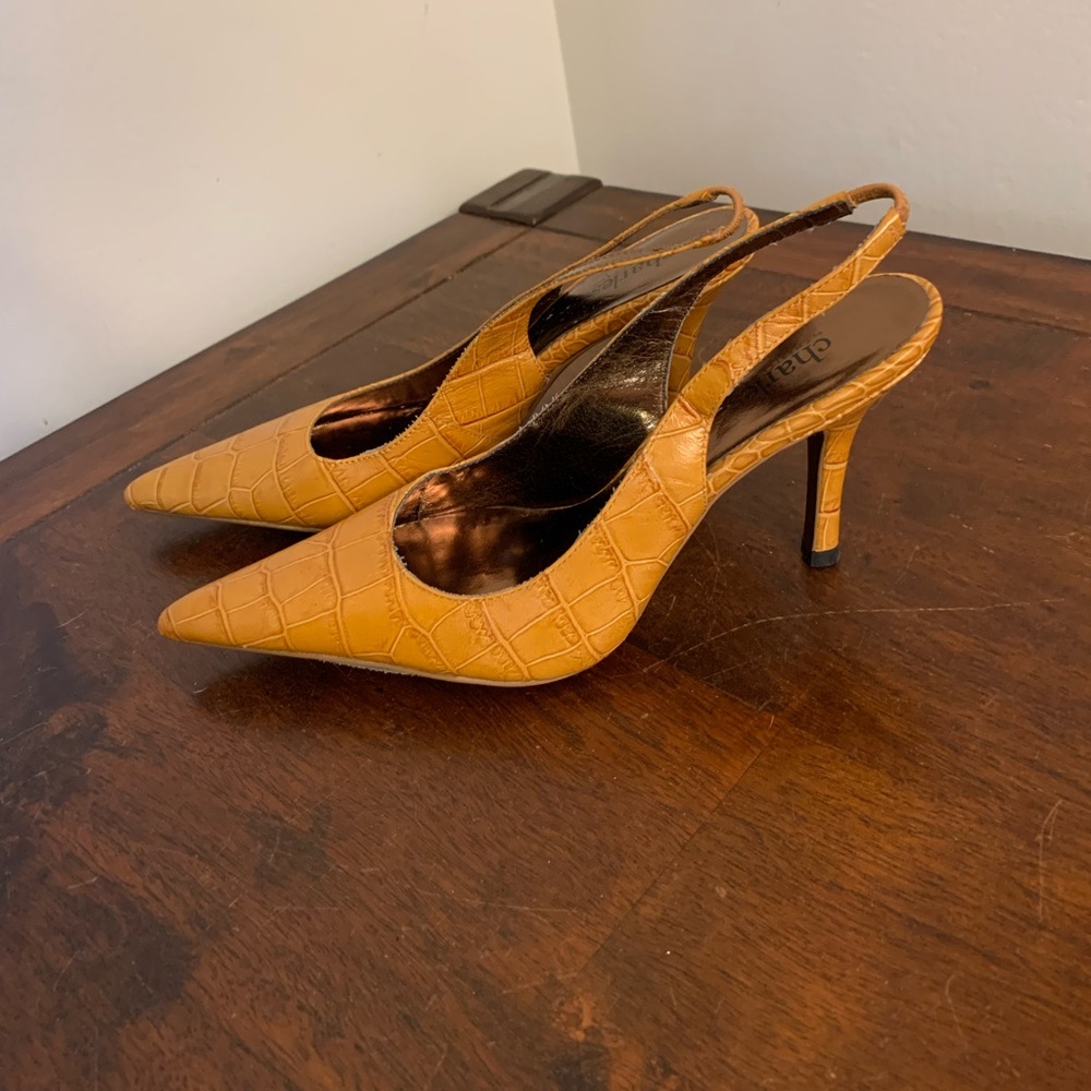 CHARLES DAVID Mustard Yellow Faux Crocodile Slingback Heels 4 inch Size …